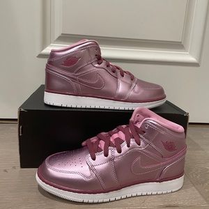Jordan 1 Mid Pink Rise GS Size 7Y